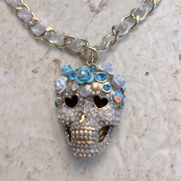 Betsey Johnson Rhinestone Skull necklace NEW - Picture 2 of 7